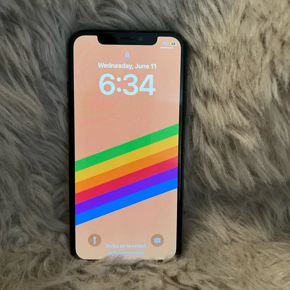 Apple Black Smartphone. $110 IF YOU BUY TODAY - Picture 5 of 6